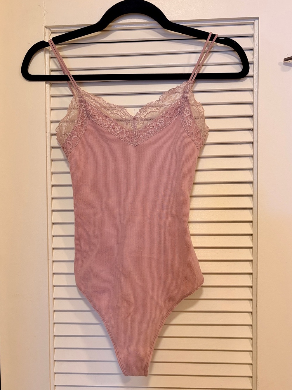 Abercrombie & Fitch Blush Pink Lace-Trim Ribbed Top